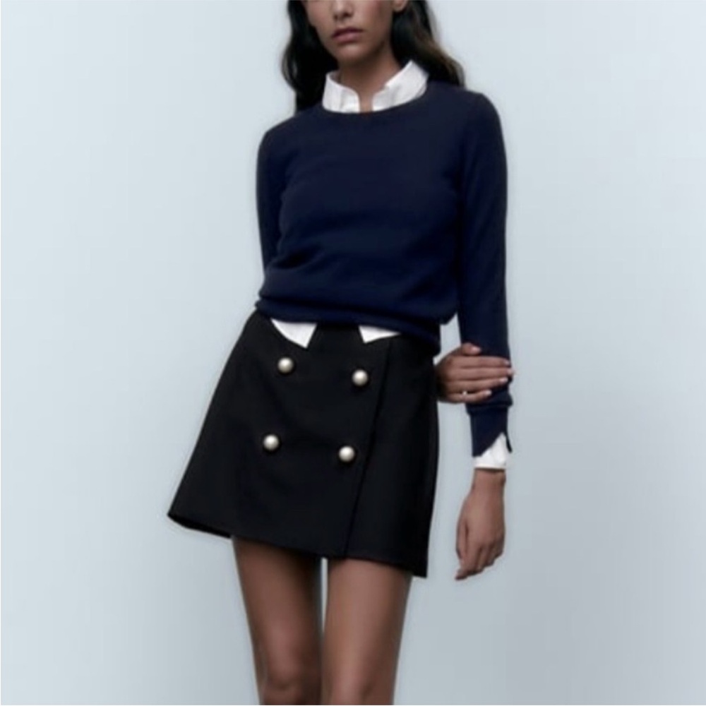 ZARA Pearl Button Mini Skirt size M